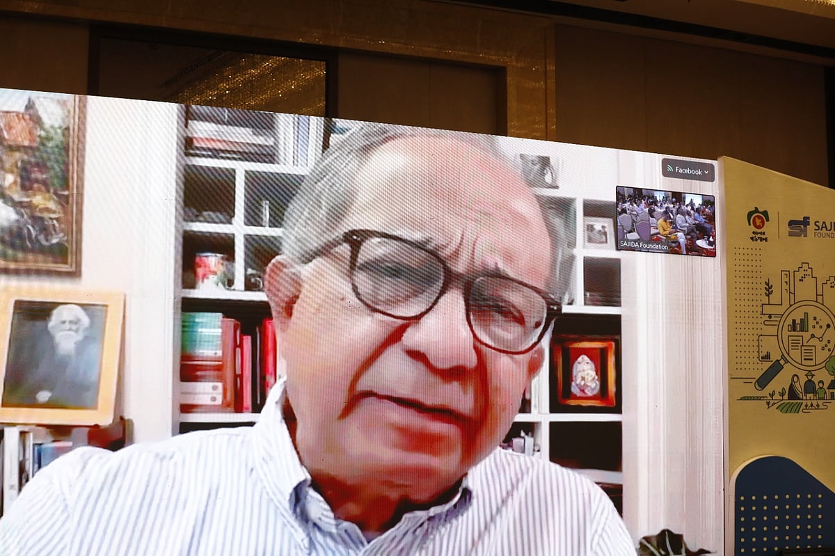 অধ্যাপক কৌশিক বসু যুক্তরাষ্ট্র থেকে ভার্চ্যুয়ালি যুক্ত হয়ে ঢাকায় সম্মেলনে বক্তব্য দেন