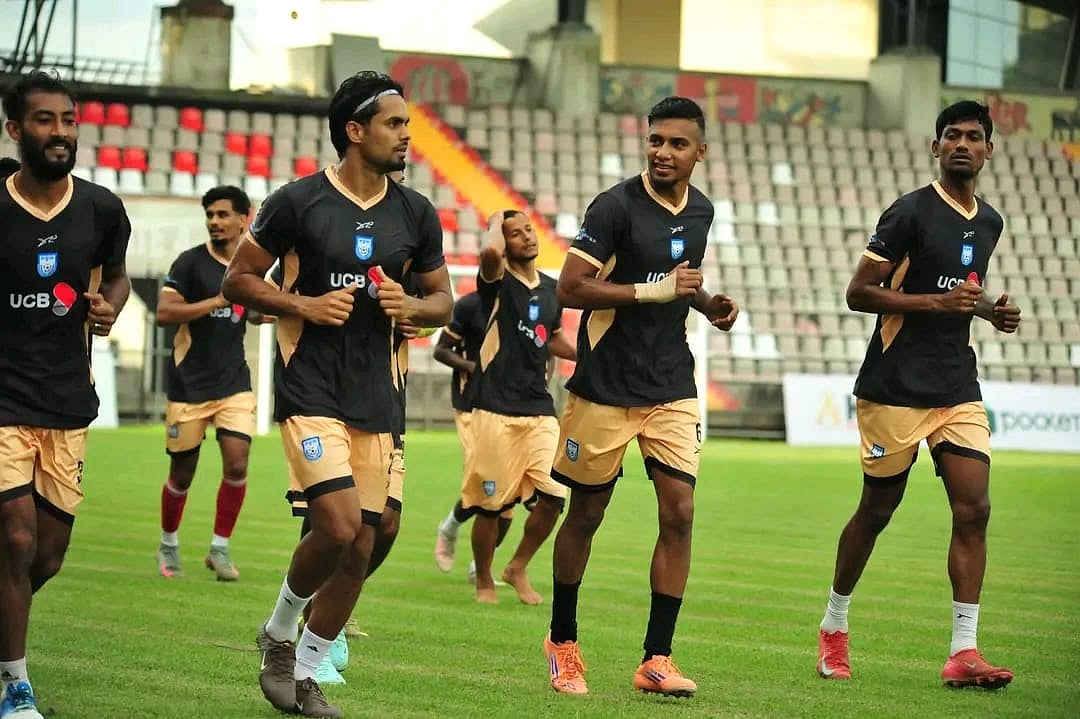 আসিয়ান কাপের ক্যাম্পে অনুশীলনে খেলোয়াড়রা