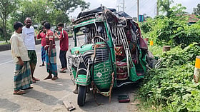 ময়মনসিংহগামী বাসের ধাক্কায় মাহিন্দ্রার দুই যাত্রী নিহত, আহত অন্তত ১০