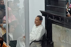 Inu no se suicidó ni controló las fuerzas, pero se ha utilizado como apoyo moral.