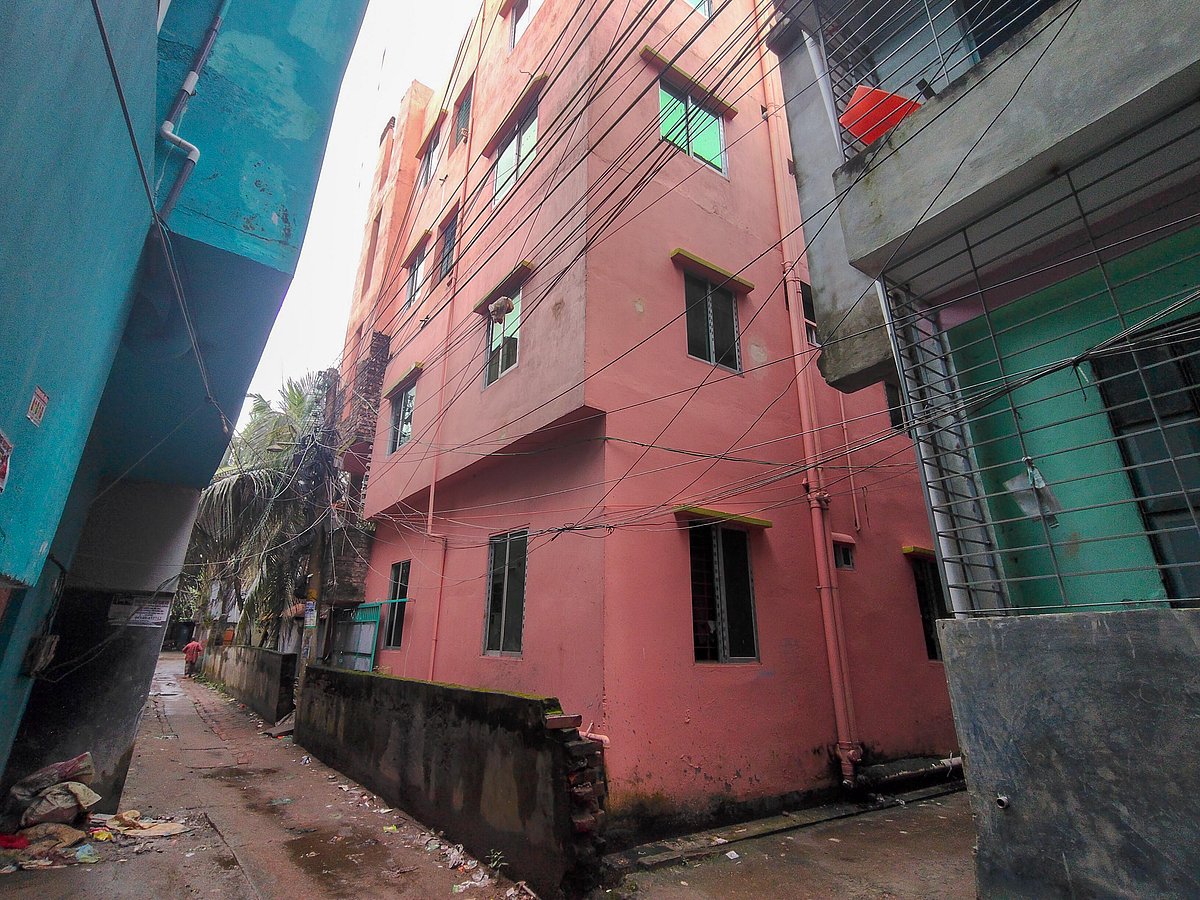 খুলনা বিশ্ববিদ্যালয়ের পাশে মসজিদ গলির এই ভবনে আজমুল হোসেনকে নির্যাতন করে হত্যা করা হয়। গল্লামারি হল রোড, খুলনা, ২০ সেপ্টেম্বর