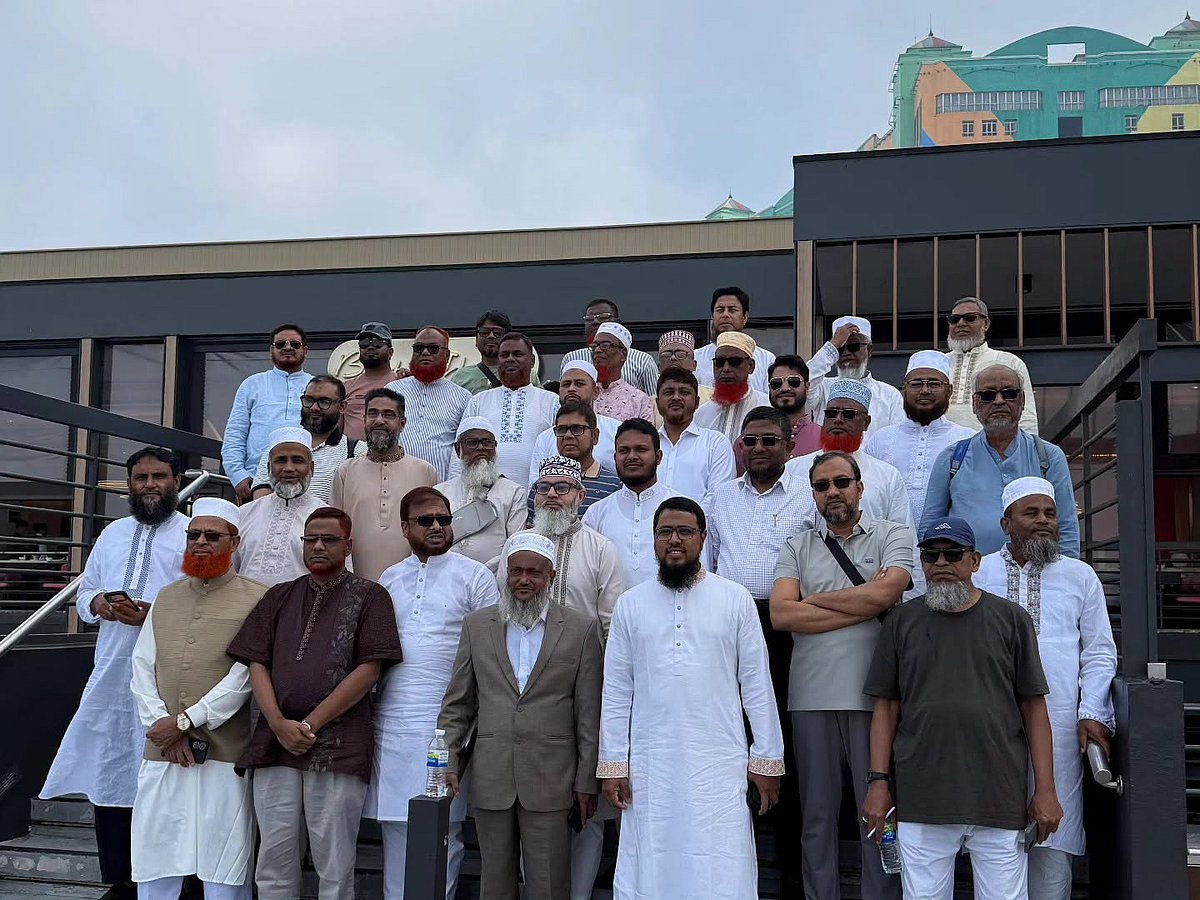 মালয়েশিয়ায় ইন্টারন্যাশনাল ইসলামিক ইউনিভার্সিটি পরিদর্শনের সময় জামায়াতের প্রতিনিধিরা।
১৫ সেপ্টেম্বর ২০২৬, মঙ্গলবার