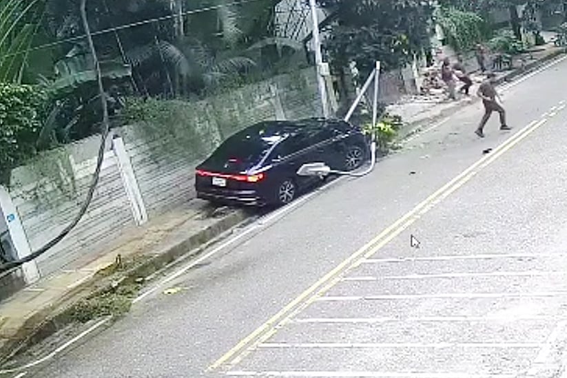 বারিধারায় ফুটপাতে বসে থাকা নির্মাণশ্রমিককে প্রাইভেট কারের চাপায় মৃত্যু, কিশোর আটক