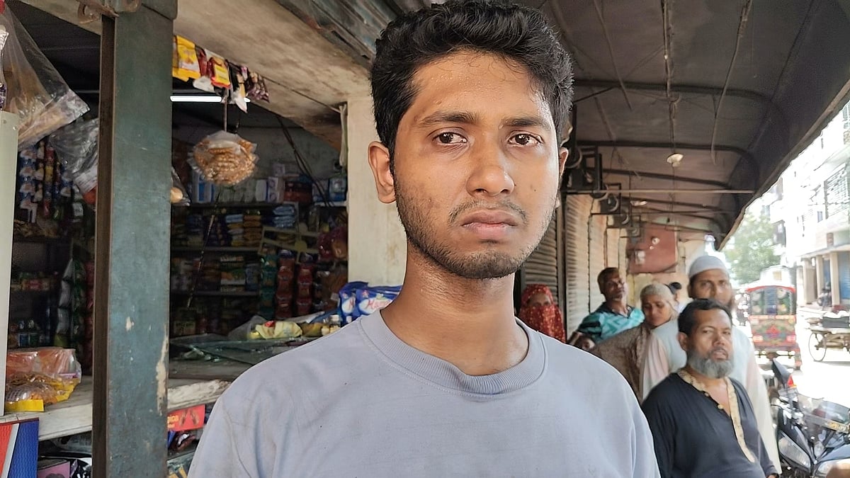‘টাকা ভাঙতির মতো তুচ্ছ বিষয়কে কেন্দ্র করে ওরা বাবাকে আমার কাছ থেকে কেড়ে নিয়েছে’