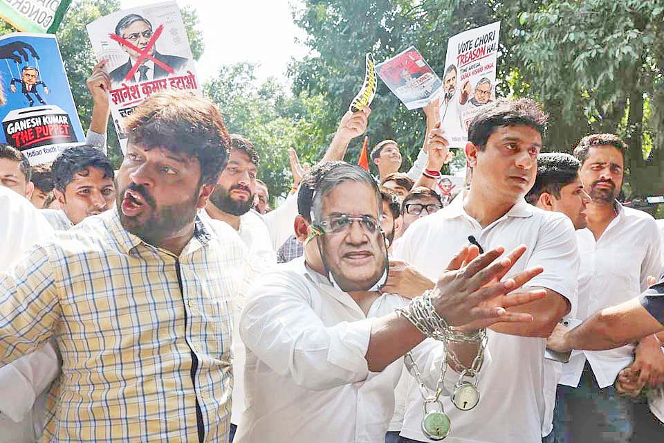 جو بھارت میں واقع ہے وہ ووٹر فہرست کا نام ہے۔