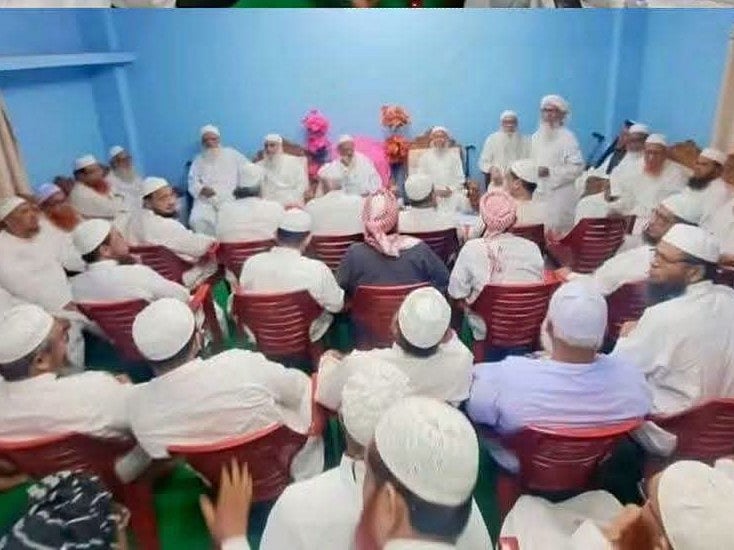 سات ارکان رنگ کے کچھ شرائط پر منقسم ہیں نہ کہ حتمی اتحاد۔
