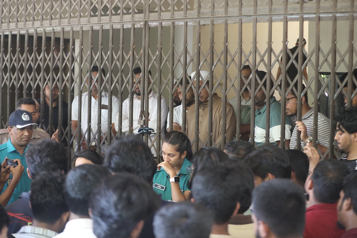 El bloqueo de 24 horas de los estudiantes es desde la ventana.
