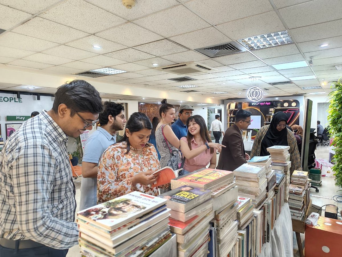 आईपीएलसी फाइनेंशियल के मुख्यालय में पहला पब्लिक स्कूल