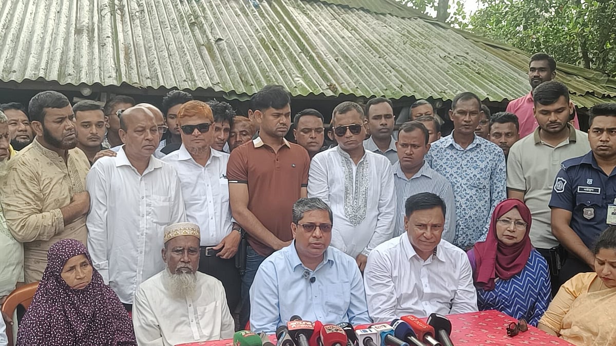 যেসব জেলায় ‘বেহেশতিরা’ নির্বাচিত হয়েছে, সেখানেই কৃত্রিম সারসংকট: মীর শাহে আলম