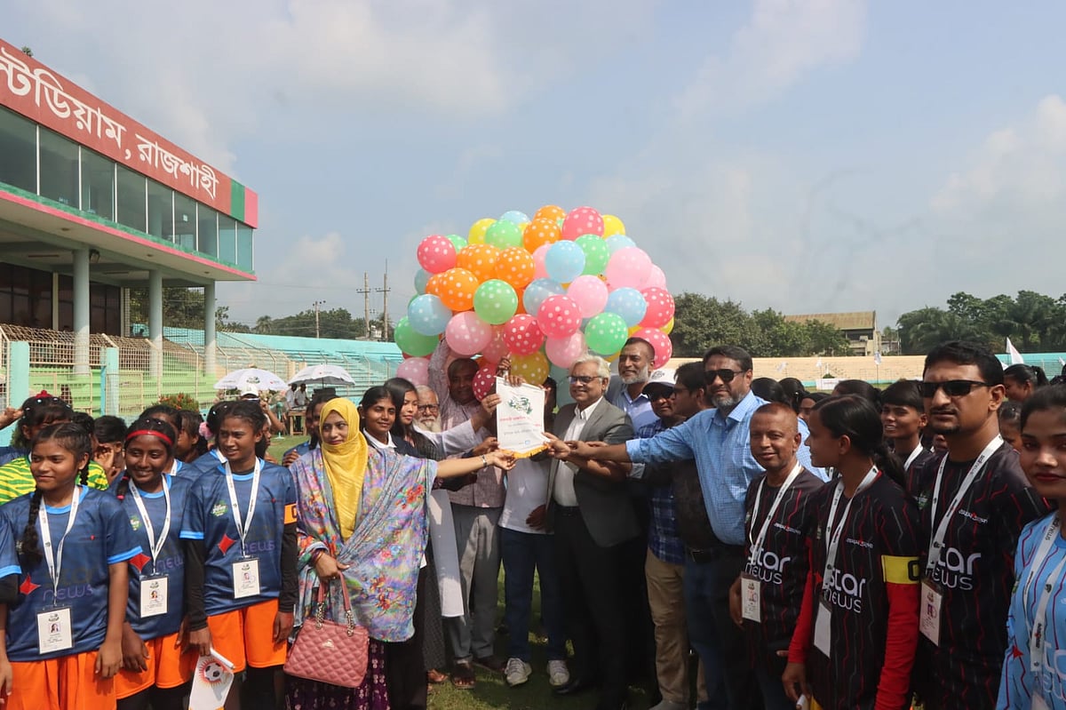 রাজশাহী পর্বের রঙিন সূচনা, কিশোরীদের উৎসাহিত করলেন শিউলি আজ