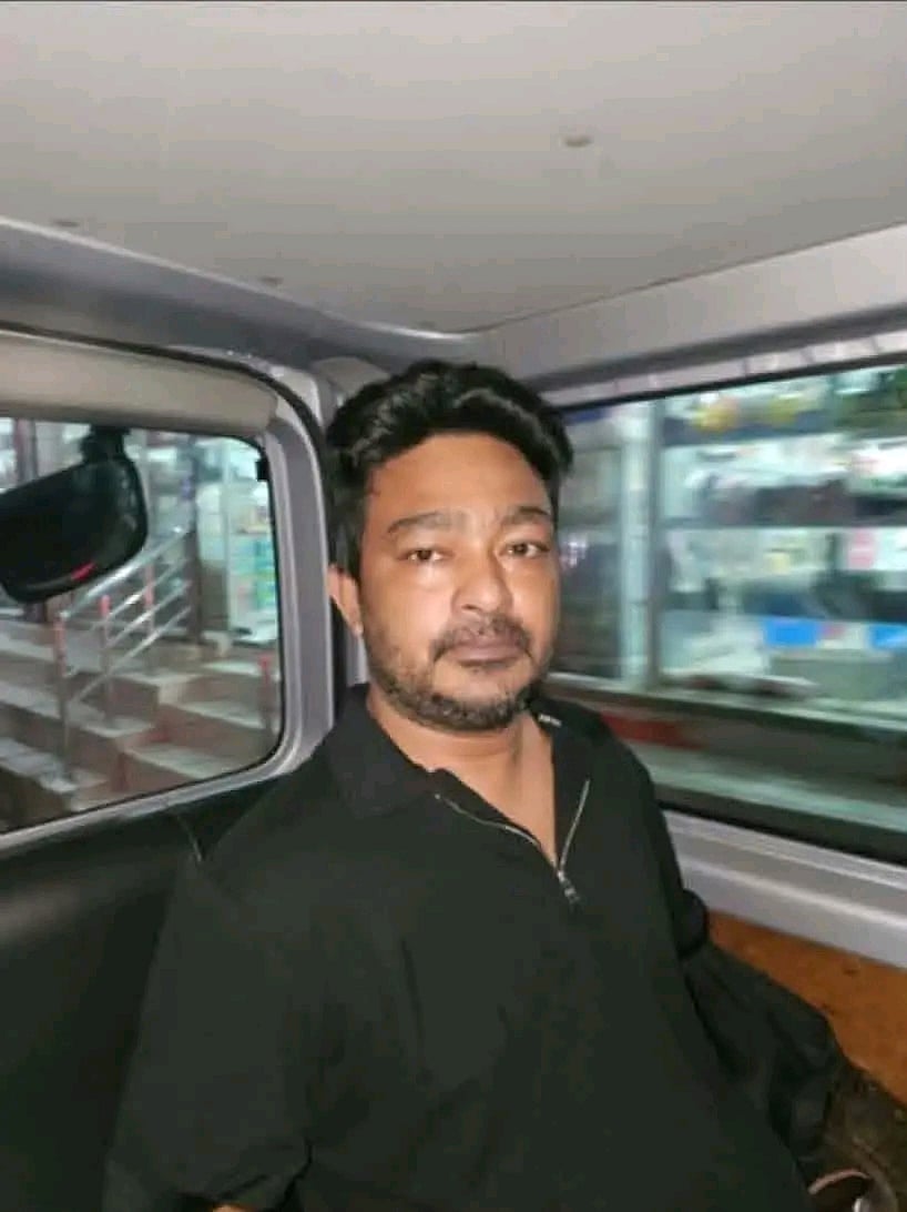 মুন্সিগঞ্জে গ্রাহকের কয়েক কোটি টাকা নিয়ে পালানো অগ্রণী ব্যাং