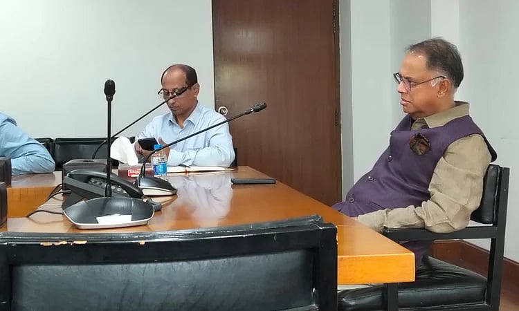 সচিবালয়ে জেলা প্রশাসকদের সঙ্গে অনুষ্ঠিত অনলাইন বৈঠকে কথা বলেন বিদ্যুৎ, জ্বালানি ও খনিজসম্পদ মন্ত্রী ইকবাল হাসান মাহমুদ