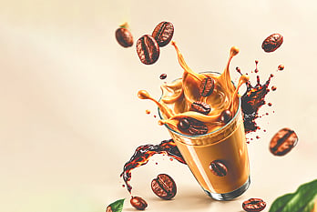 ক্যাফে থেকে গলির টংয়ে জমে উঠছে ব্যবসা