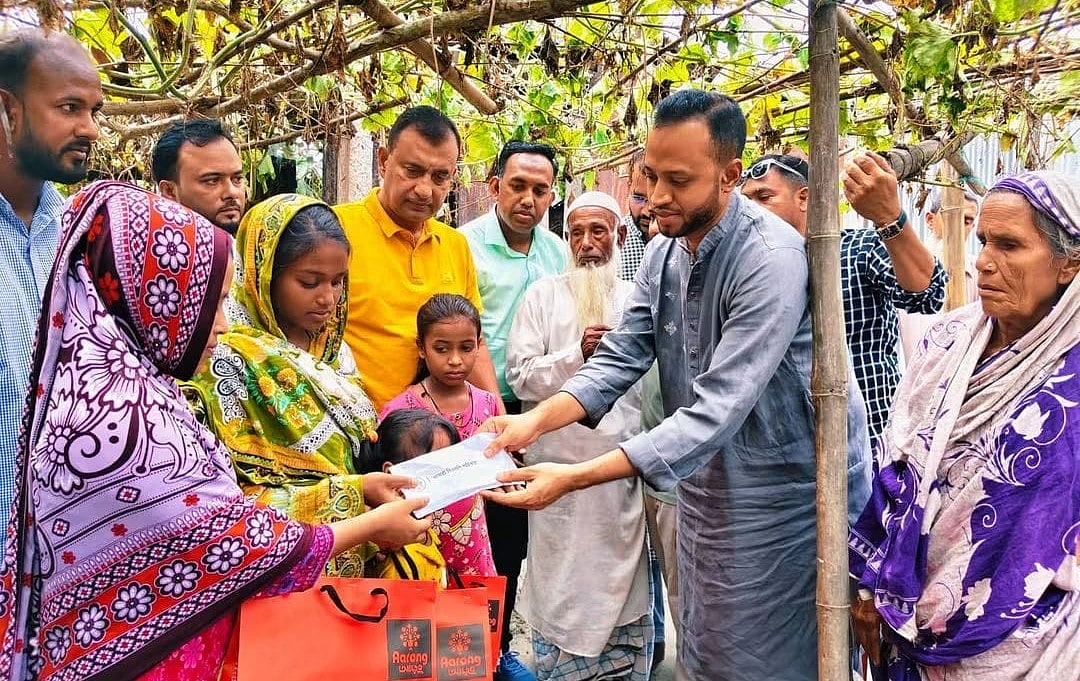 এক মাসের ব্যবধানে মা–বাবা হারানো পাঁচ বোনের পাশে ‘আমরা বিএনপি পরিবার’ ও স্থানীয় এমপি