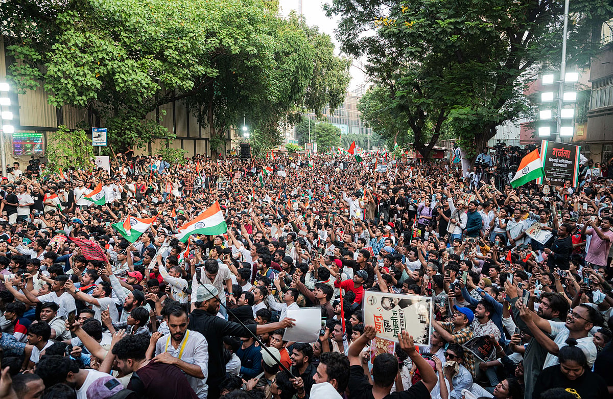 ভারতের প্রধান নির্বাচন কমিশনারের পদত্যাগ দাবিতে আন্দোলনে ককরোচ জনতা পার্টি