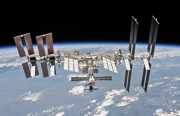 Four non-conservatives went into space to learn the impact of gravity in man's body.