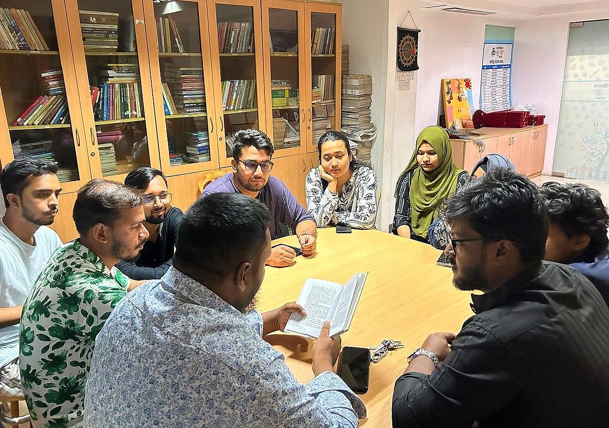 সৈয়দ শামসুল হকের ‘হে বৃদ্ধ সময়’ নিয়ে পাঠচক্র