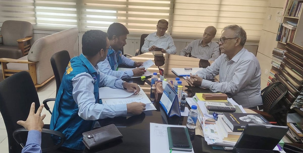 পাঠ্যবই ছাপানোর কাজে প্রাক্কলিত দর ফাঁসের অভিযোগে এনসিটিবিতে দুদকের অভিযান