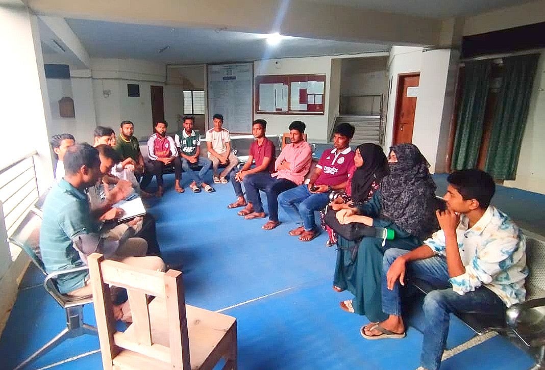 জীবন কি সত্যিই নিজের মতো, নাকি ‘ফাঁদে’ বন্দী