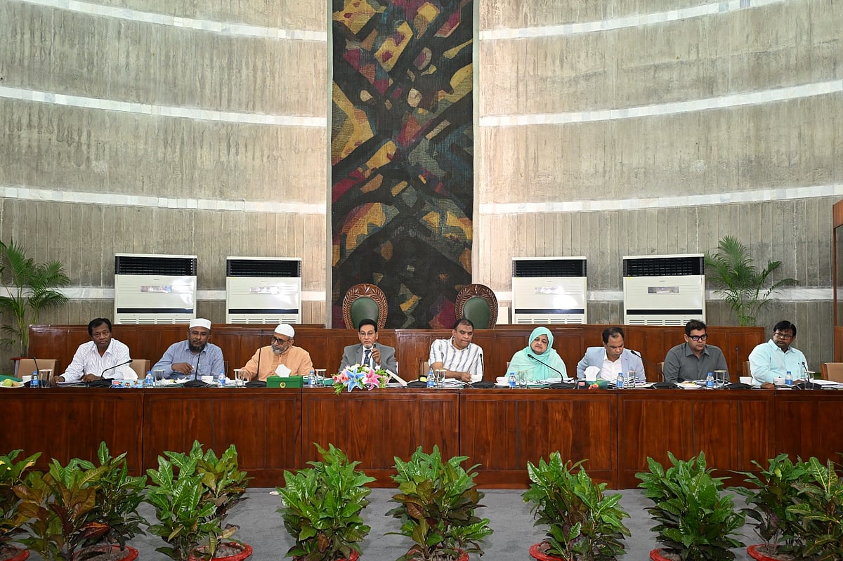 নদীভাঙন রোধে বারবার ব্যয় নয়, টেকসই পরিকল্পনার পরামর্শ সংসদীয় কমিটির