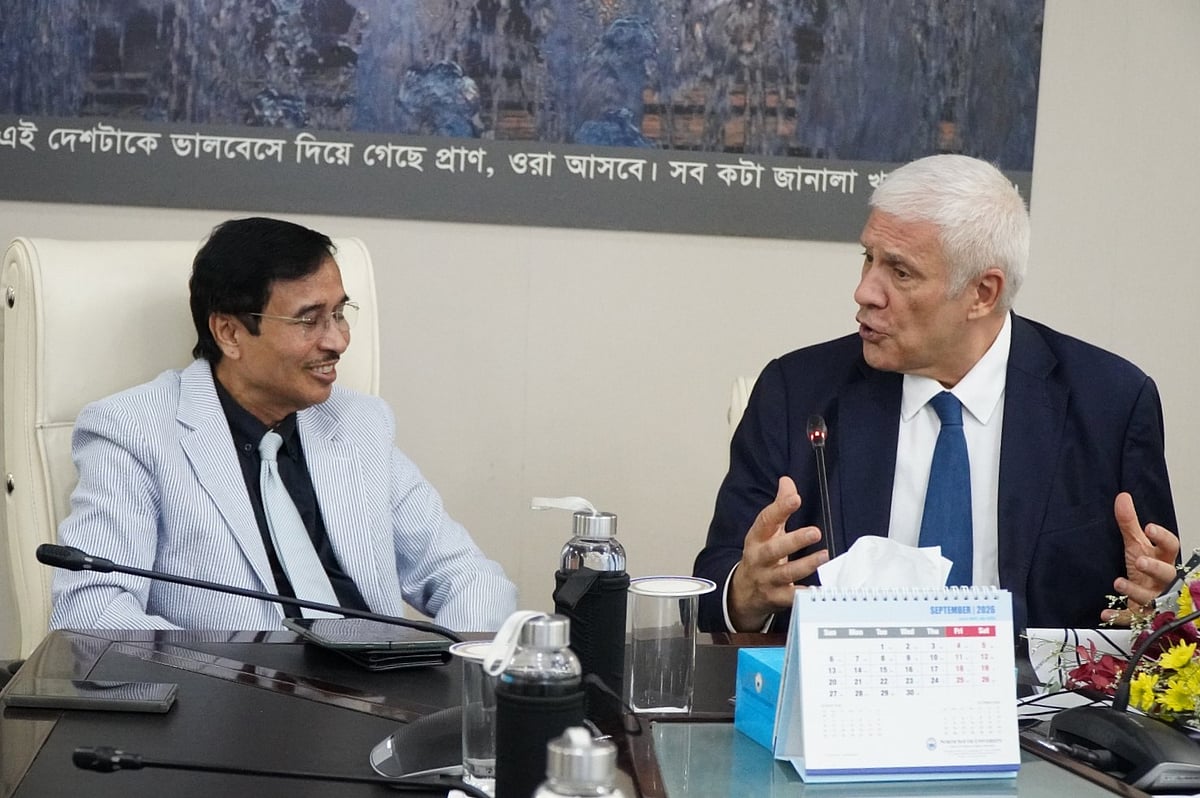 এনএসইউতে ভূরাজনৈতিক পরিস্থিতি নিয়ে সার্বিয়ার সাবেক প্রেসিডেন্টের বিশেষ বক্তৃতা