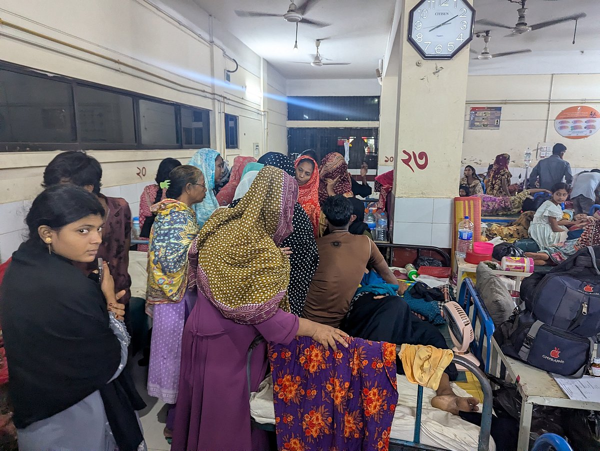 ব্যথায় কাতর প্রসূতির মাথায় হাত বোলালেন নারী, পরে নবজাতক চুরি করে পালালেন