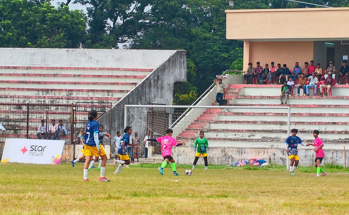 নারী ফুটবলের জয়গান