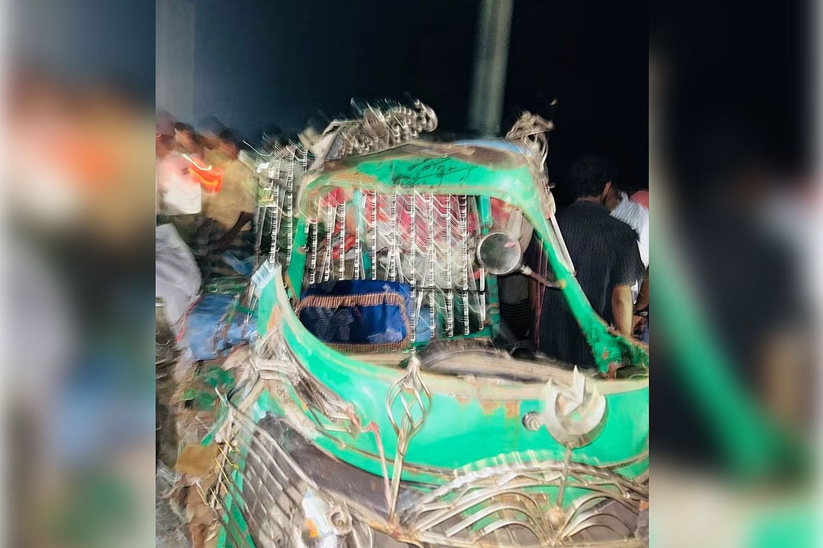 অটোরিকশার সঙ্গে কক্সবাজারমুখী বাসের সংঘর্ষ, ঘটনাস্থলেই নিহত ২