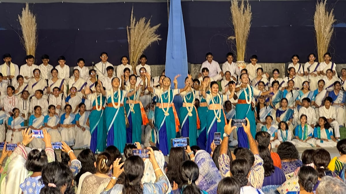 প্রকৃতির সঙ্গে শিক্ষার্থীদের পরিচয় করিয়ে দিতে ছায়ানটের শরতের অনুষ্ঠান