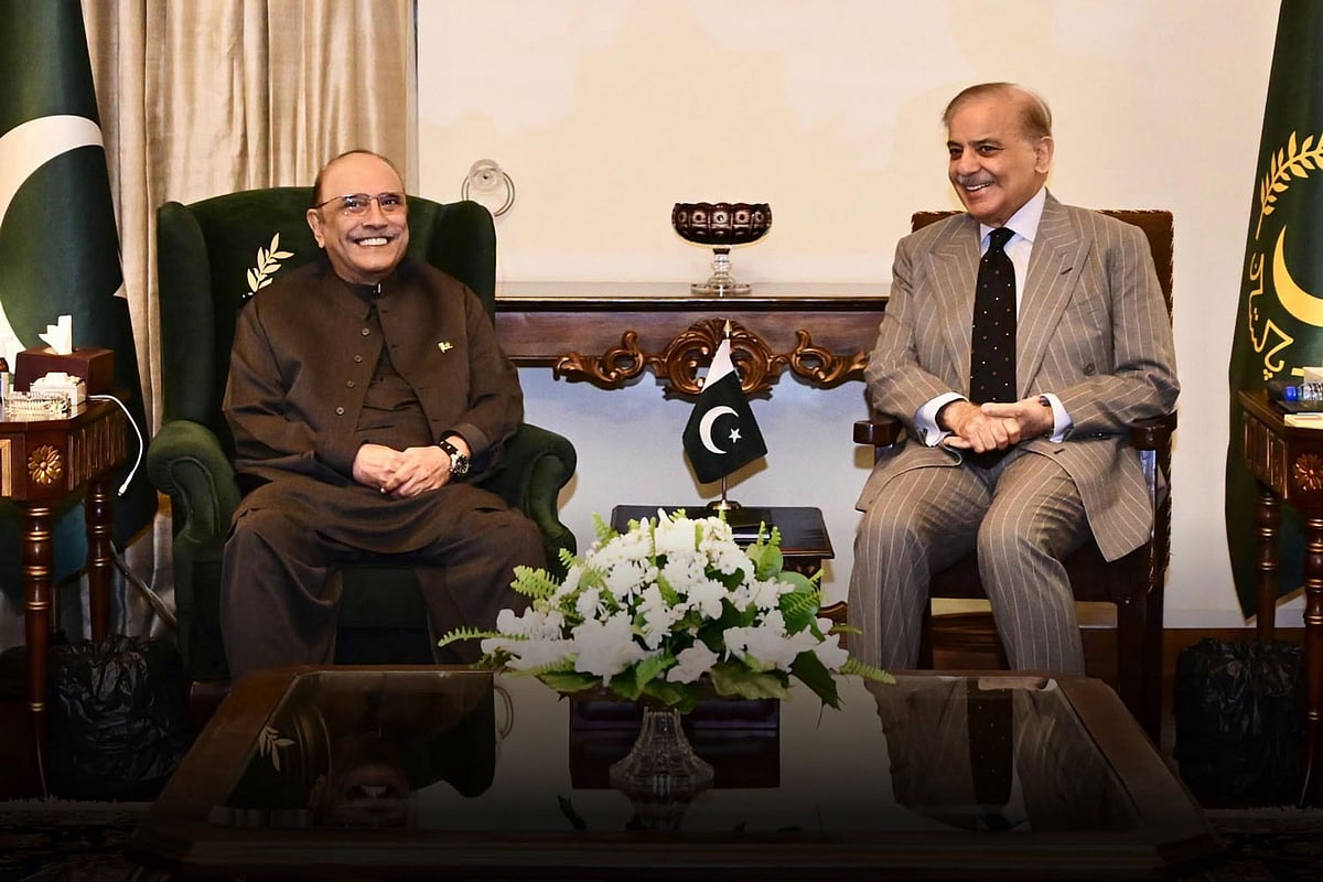 Quelle est la discussion de la réunion de Shahbaj-zardani sur la Pakhtunkha de Khanba, y a-t-il une règle centrale?