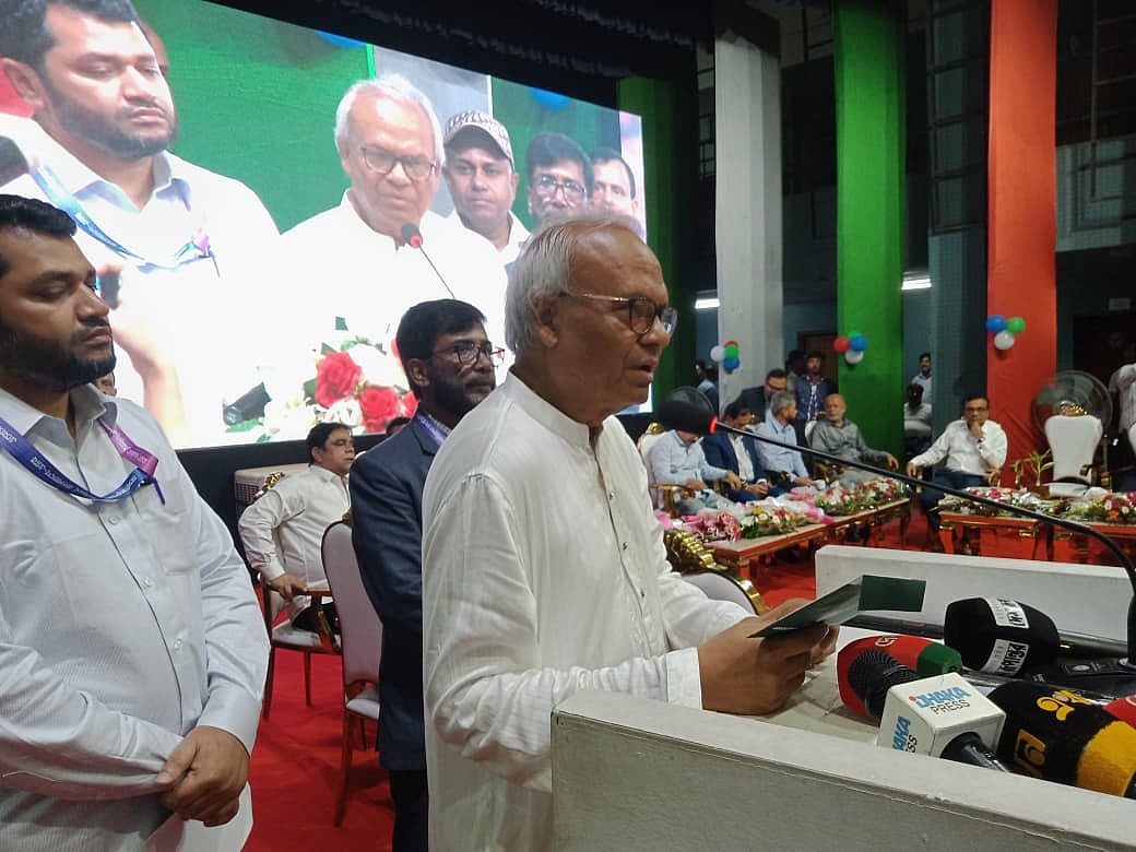 সব নিয়ে গেছে, ব্যাংকগুলো এখন শূন্য মাঠের মতো পড়ে আছে: রিজভী