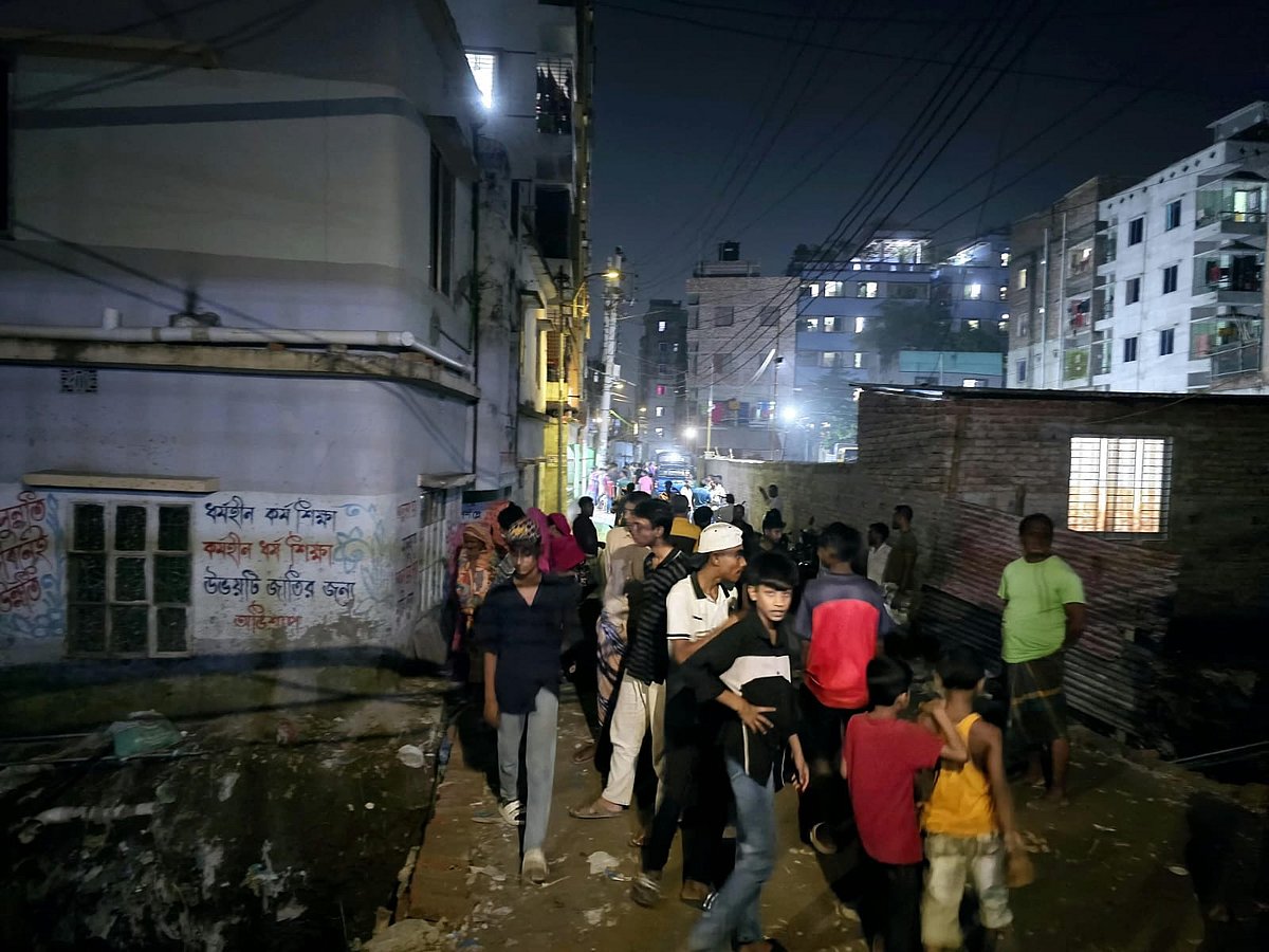 গুলিবিদ্ধ হয়ে খালে পড়ে যাওয়ার পর ‘ডাকাত সরদার’কে আবার গুলি করে হত্যা