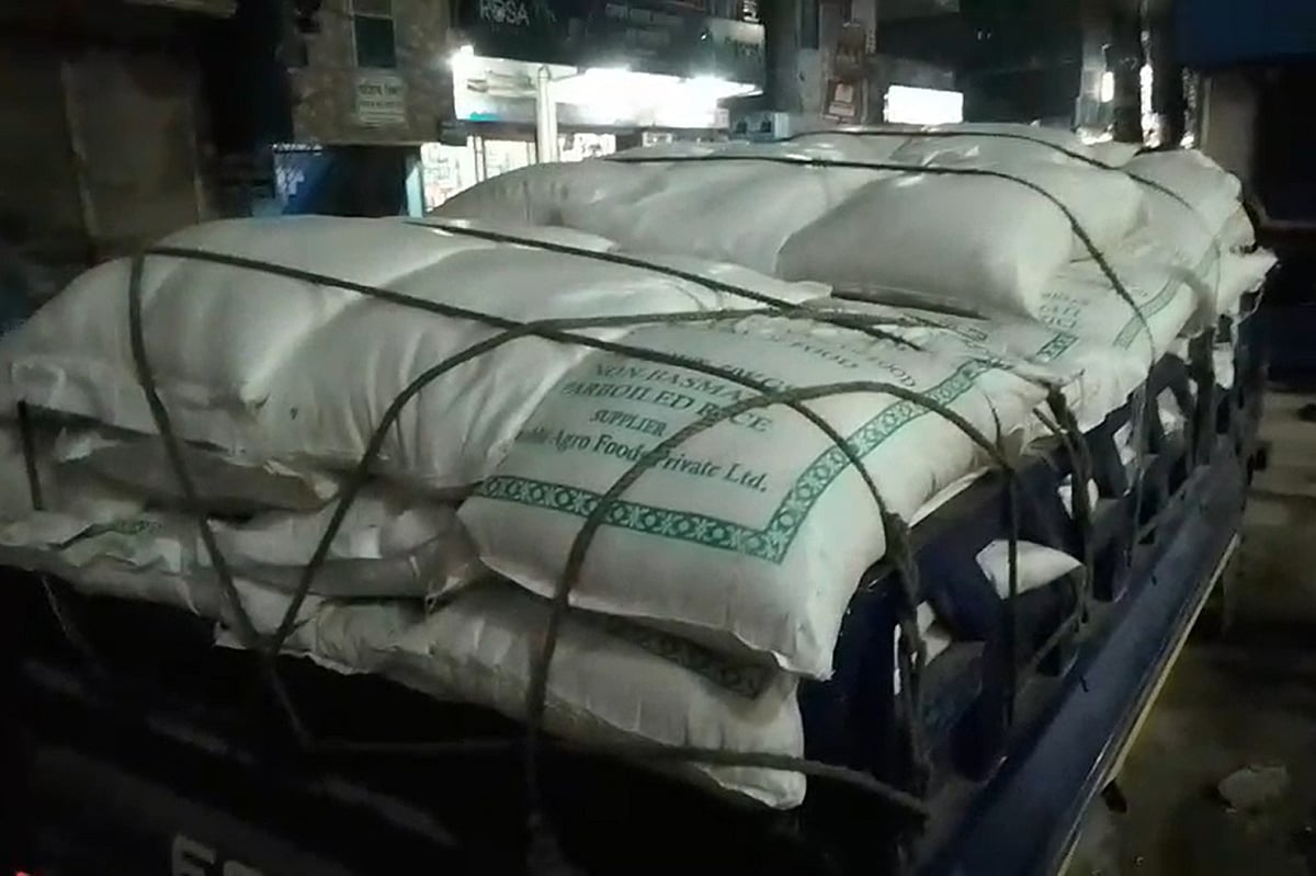 চাঁদপুরে জেলেদের জন্য বরাদ্দ চাল পাচারের চেষ্টা, ইউপি সচিব সাময়িক বরখাস্ত