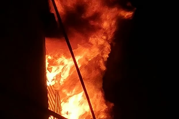 চকবাজারে দোকানে লাগা আগুন ১২ ঘণ্টা পর নিয়ন্ত্রণে