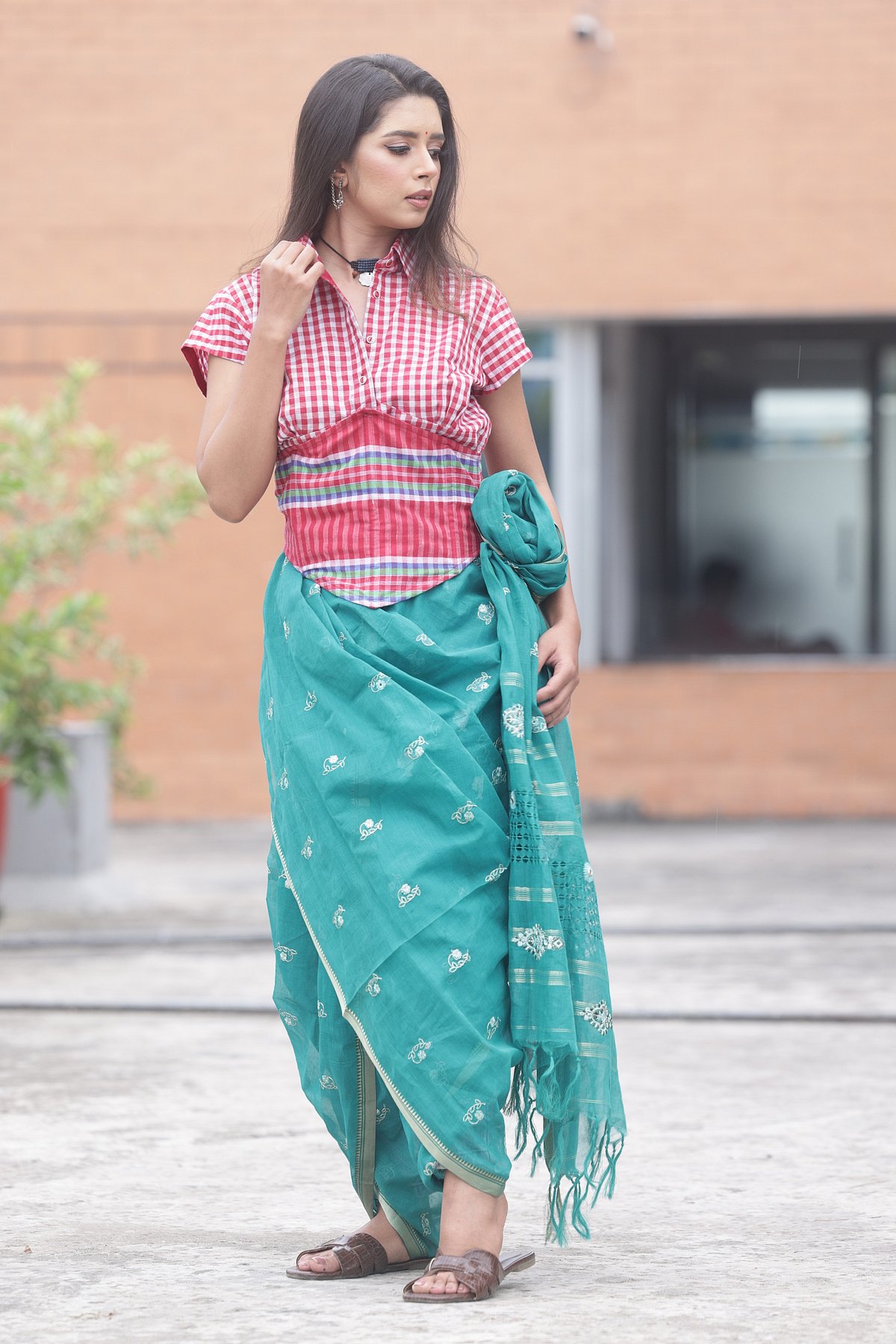 পূজার সাজে ৪ ব্লাউজ, দেখে নিন ছবিতে