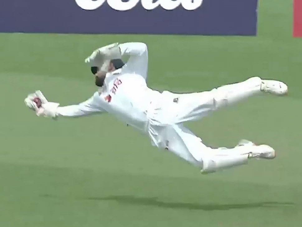 ক্যাচ নিয়ে বিশ্ব রেকর্ড গড়লেন লিটন