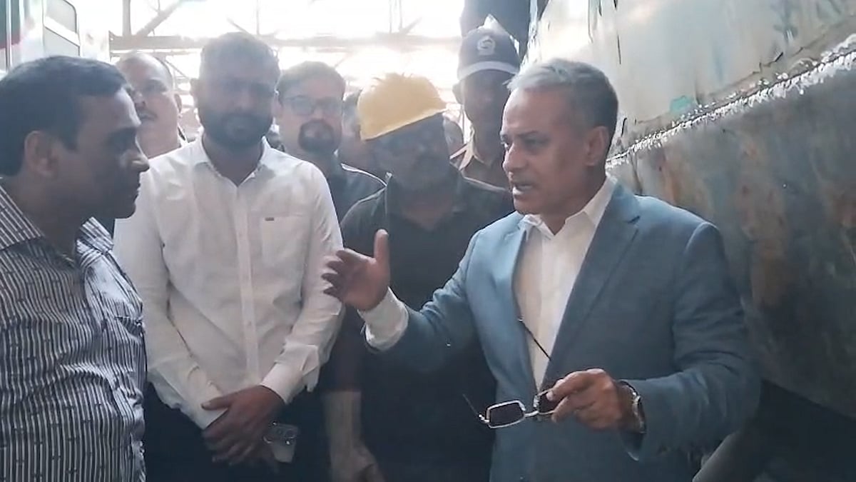 ট্রেনের কোচ সংস্কারে অবহেলা, ক্ষোভ প্রকাশ করলেন রেলমন্ত্রী
