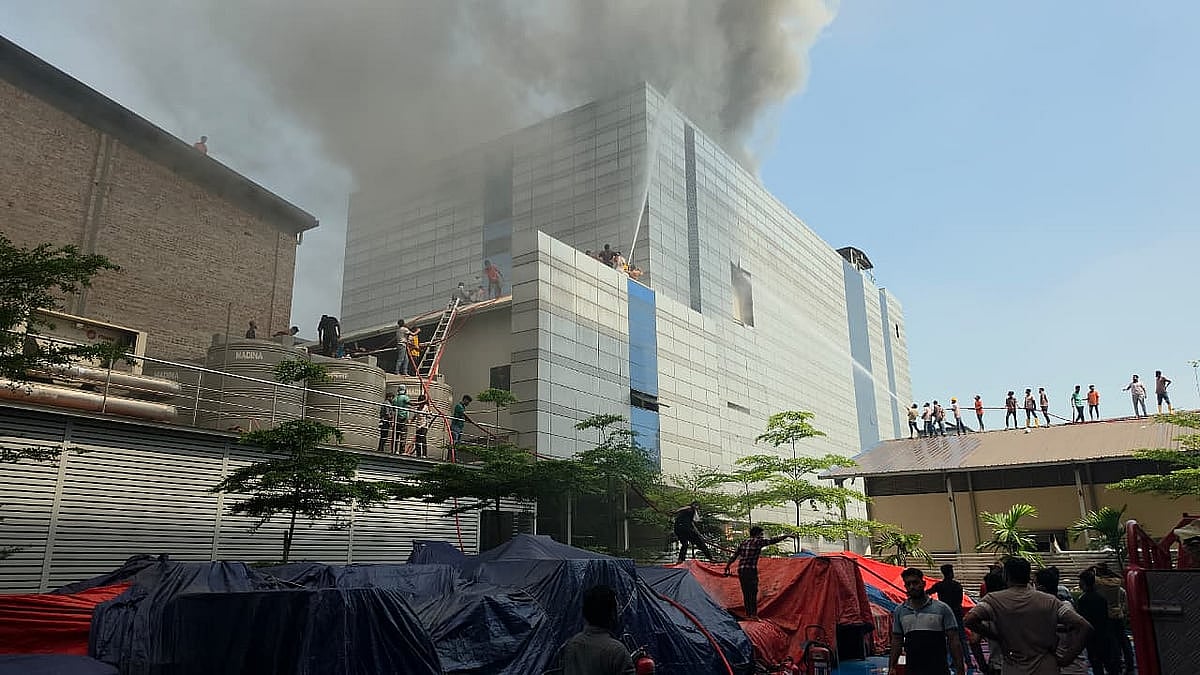 গাজীপুরের টঙ্গীতে ‘ড্রাগ ইন্টারন্যাশনাল লিমিটেড’ নামের ওষুধ উৎপাদন কারখানায় অগ্নিকাণ্ডের ঘটনা ঘটেছে। বুধবার সকাল সোয়া ১০টার দিকে চেরাগ আলী এলাকায়