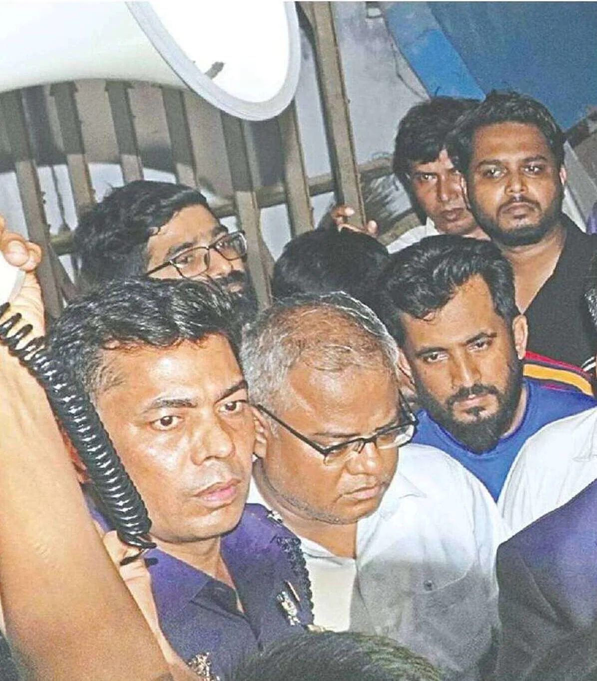 চুয়েট উপাচার্য জানালেন পদত্যাগ করেননি, আন্দোলন চালিয়ে নেওয়ার ঘোষণা শিক্ষক-শিক্ষার্থীদের