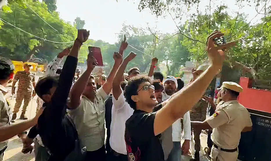 সিজেপির দুই নেতাকে ৫ দিনের জেল হেফাজত, প্রতিক্রিয়ায় মোদিকে আবারও ‘কাপুরুষ’ বললেন দিপকে
