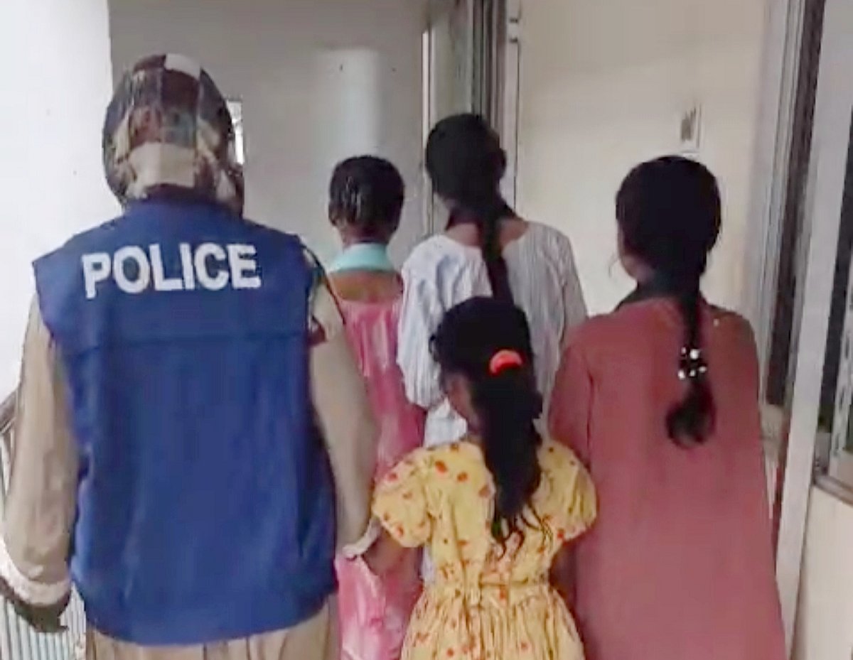 ‘স্বাধীনভাবে বাঁচতে’ ঘর ছাড়ে প্রাথমিকের চার ছাত্রী, ঢাকায় বাসা না পেয়ে যায় হবিগঞ্জে
