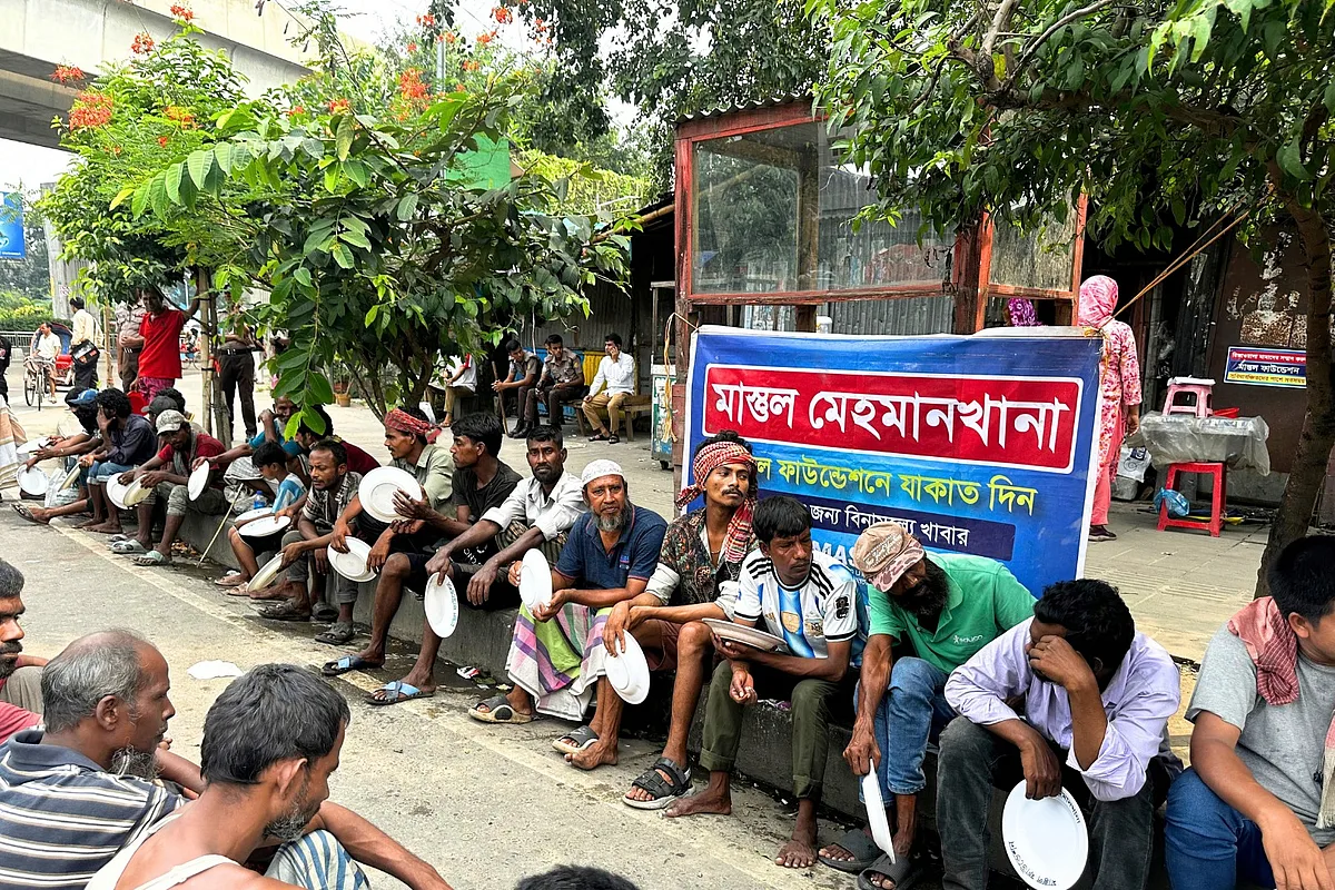 বদলে যাওয়া জীবনের গল্প: ১৪ বছরে লাখো মানুষের মুখে হাসি ফুটিয়েছে মাস্তুল ফাউন্ডেশন