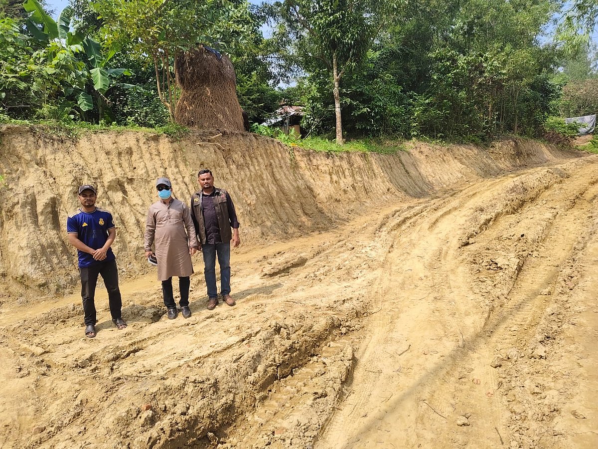 পাহাড় কাটায় ঠিকাদারের সঙ্গে জরিমানা গুনতে হবে সরকারি দপ্তরকেও