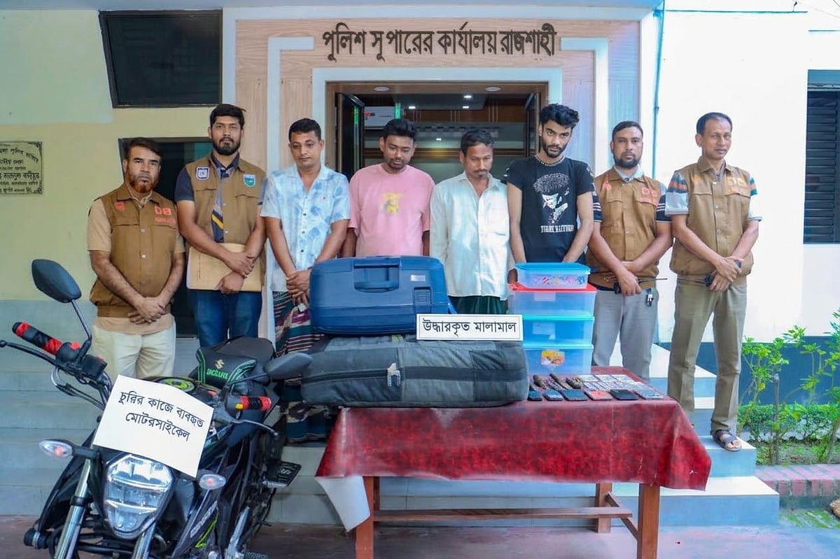 রাজশাহীতে ক্রিকেটারদের হারানো আটটি লাগেজ উদ্ধার, চারজনকে আটক