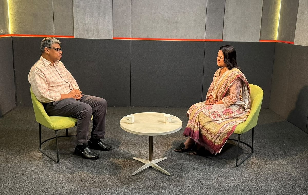 শ্রেণিভেদ ভুলে সবাইকে সমানভাবে গ্রহণ করার পাঠ দিতে হবে