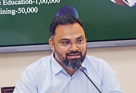 প্রশ্নপত্র ফাঁস ঠেকাতে সচিবালয়ে রাত কাটাচ্ছেন প্রতিমন্ত্রী