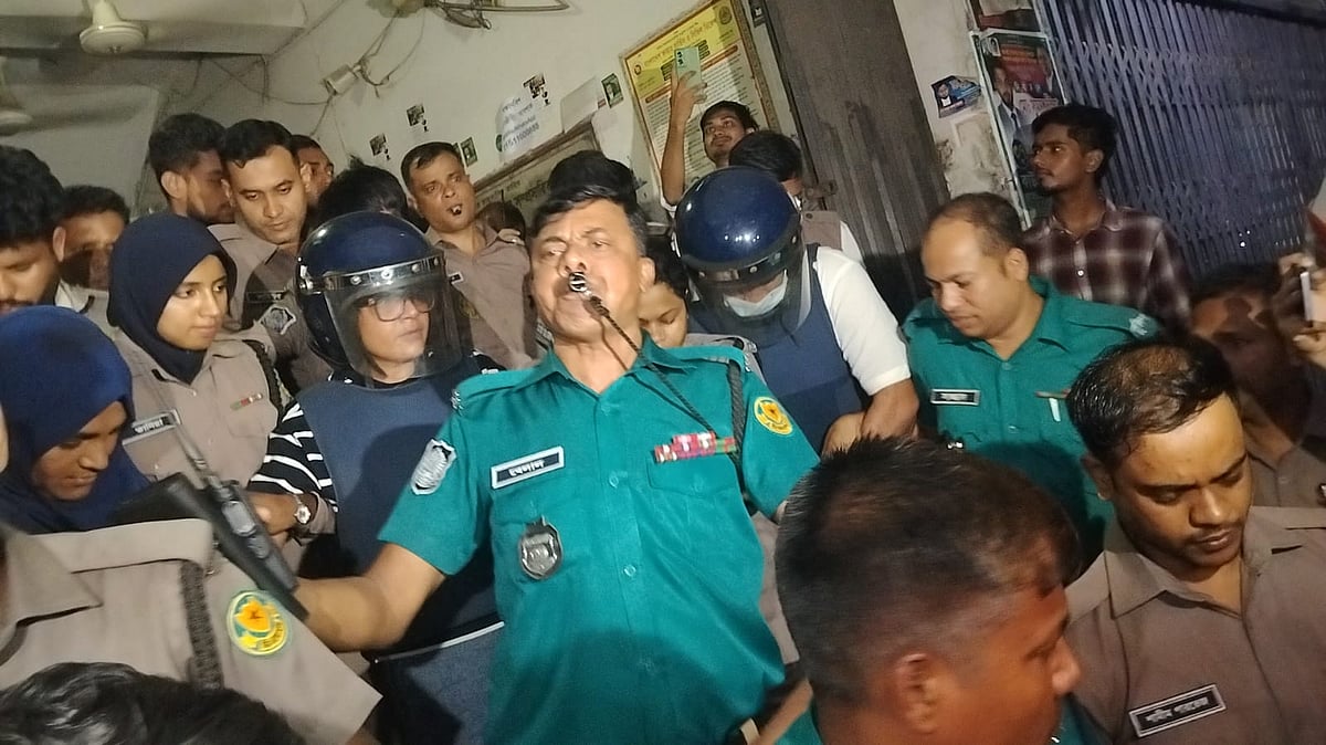 চার দিনের রিমান্ড শেষে কারাগারে সাবেক দুই সেনা কর্মকর্তা