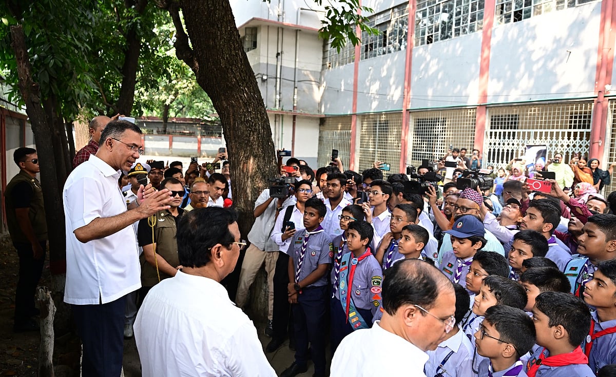 ধানমন্ডি সরকারি বালক উচ্চবিদ্যালয় পরিদর্শন করেন প্রধানমন্ত্রী তারেক রহমান