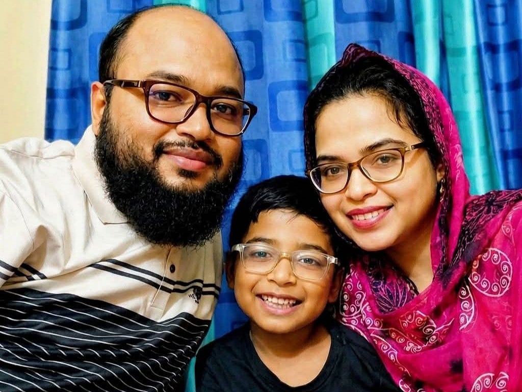 রিসোর্টে অগ্নিকাণ্ড: স্ত্রী-সন্তান-শ্যালক ও তিন শ্যালিকাকে হারালেন নূর আলম