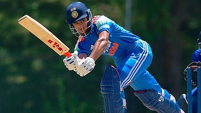 ৪১ বলে ৮৫ রানের পর ১০০ বলে ১৫১, চমক দেখাচ্ছেন রাহুল দ্রাবিড়ের ছেলে